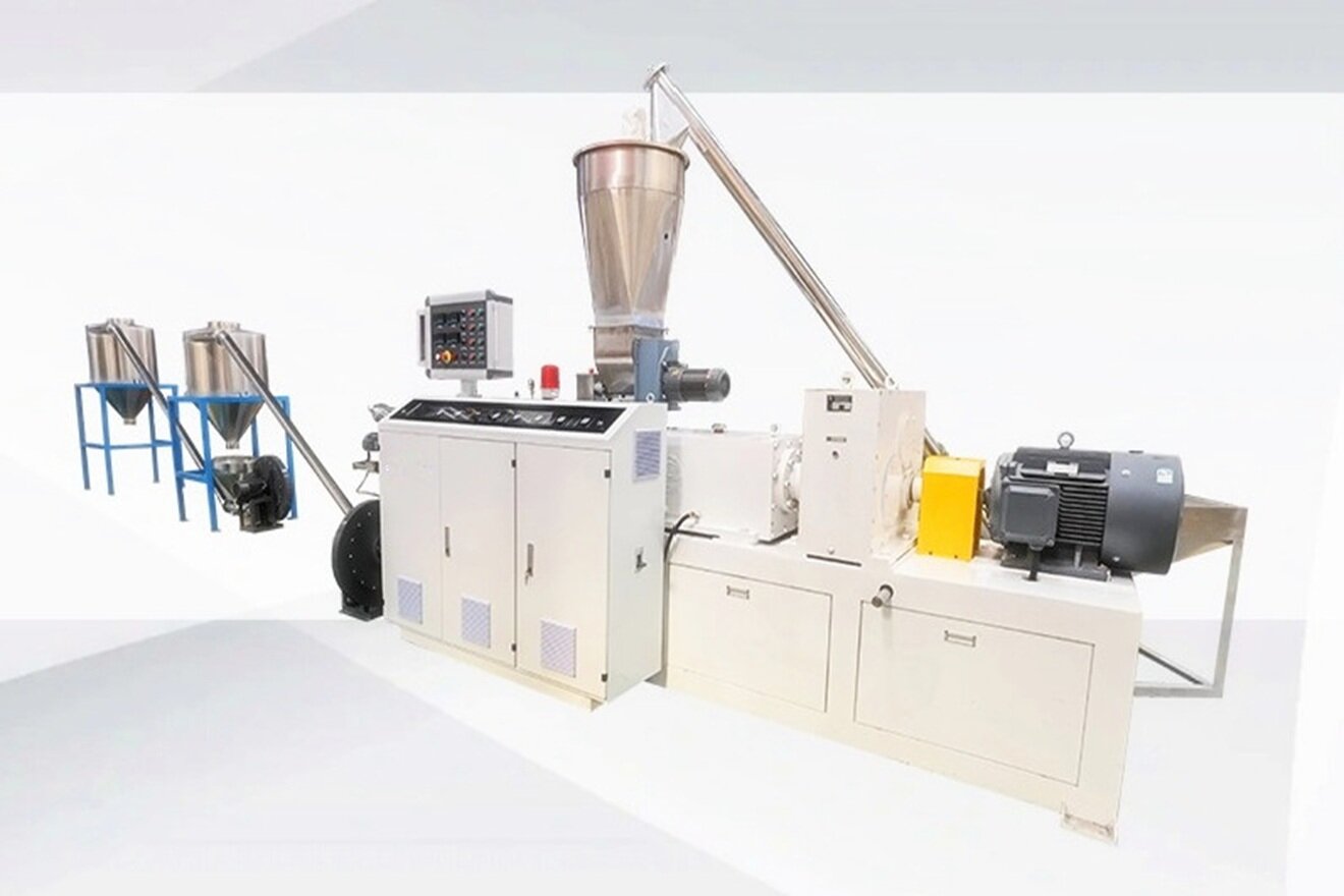Plastic pelletizing production line
