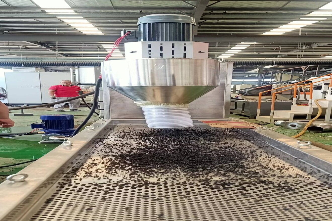 Plastic pelletizing production line